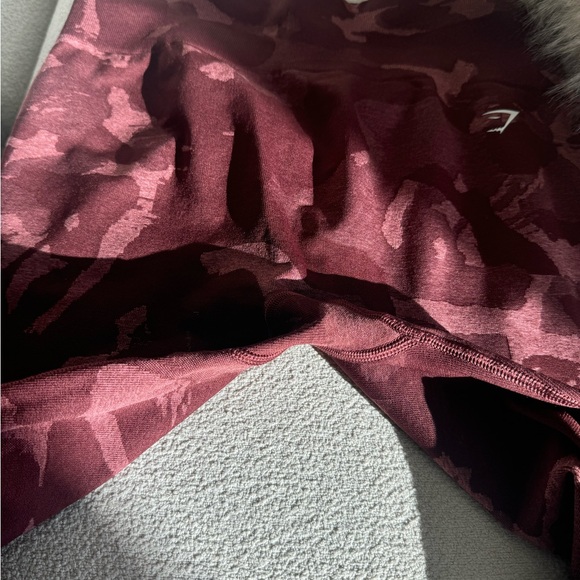 Gymshark Adapt Camo Seamless Sports Set - Savanna | Cherry Brown - Picture 6 of 7